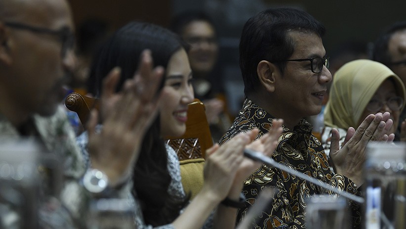 Wishnutama dan Angela Tanoesoedibjo Ikuti Raker DPR Bahas Program Kerja Kemenparekraf - Bagian 4