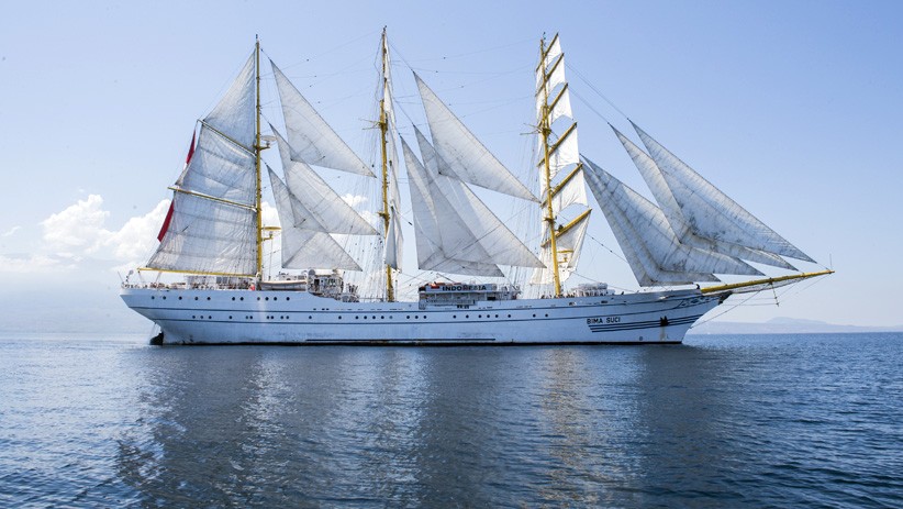 Foto-Foto KRI Bima Suci Melintasi Keindahan Laut Flores - Bagian 3