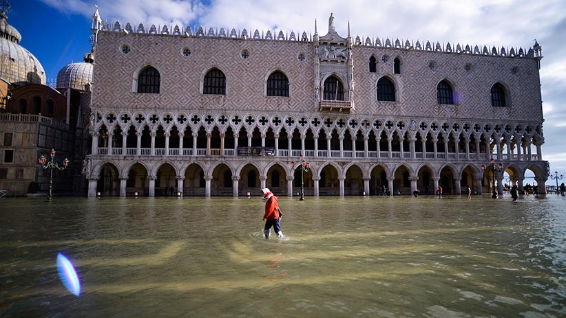 Foto-Foto Kota Venesia Terendam Banjir, Kerugian hingga Jutaan Euro - Bagian 6