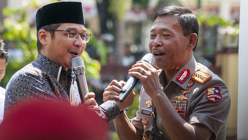 Kapolri Duet dengan Pasha Ungu usai Pengukuhan Kenaikan Tipe Polda Sulteng - Bagian 1