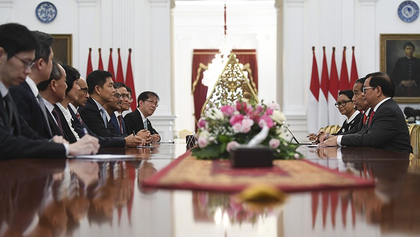 Presiden Jokowi Terima Parlemen Singapura Bahas Hubungan Bilateral - Bagian 1