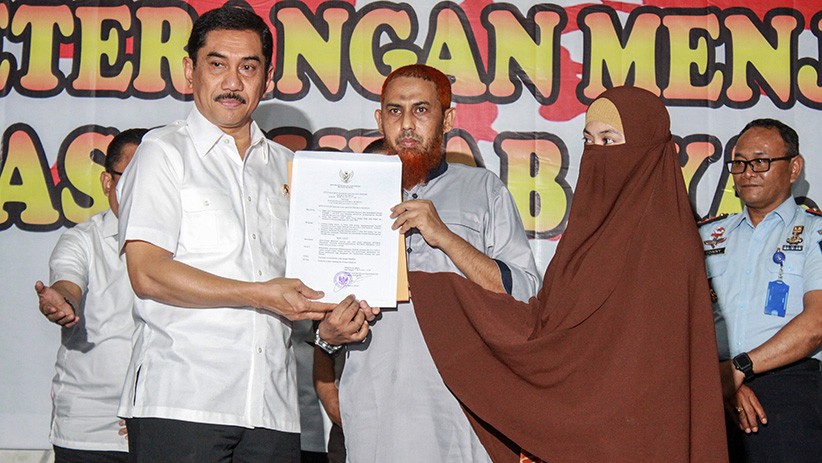 Istri Narapidana Terorisme Umar Patek Resmi Jadi WNI - Bagian 1