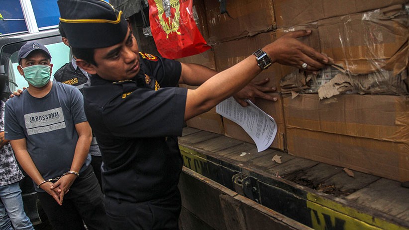 Bea Cukai Riau Sita 5 Juta Batang Rokok Ilegal Senilai Rp2,5 M - Bagian 2