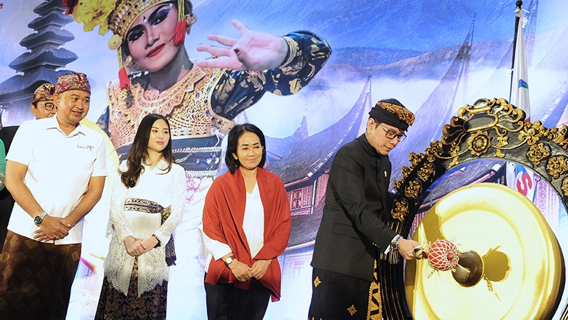 Wishnutama dan Angela Buka Indonesia Tourism Outlook 2020 di Bali - Bagian 1