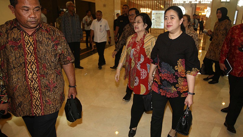 Megawati dan Puan Maharani Nobar Film Naga Bonar Reborn - Bagian 4