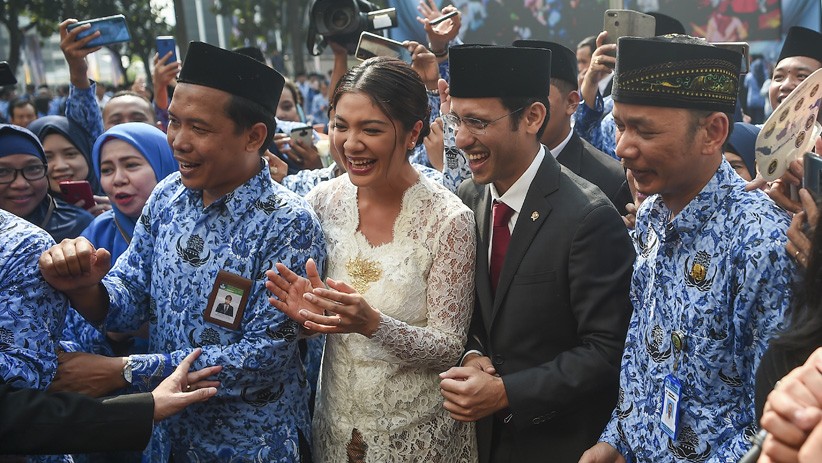 Menteri Nadiem Hadiri Peringatan Hari Guru Nasional - Bagian 1