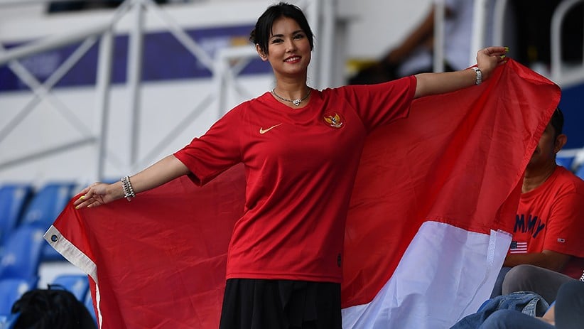 Begini Gaya Maria Ozawa saat Jadi Suporter Timnas Indonesia - Bagian 1