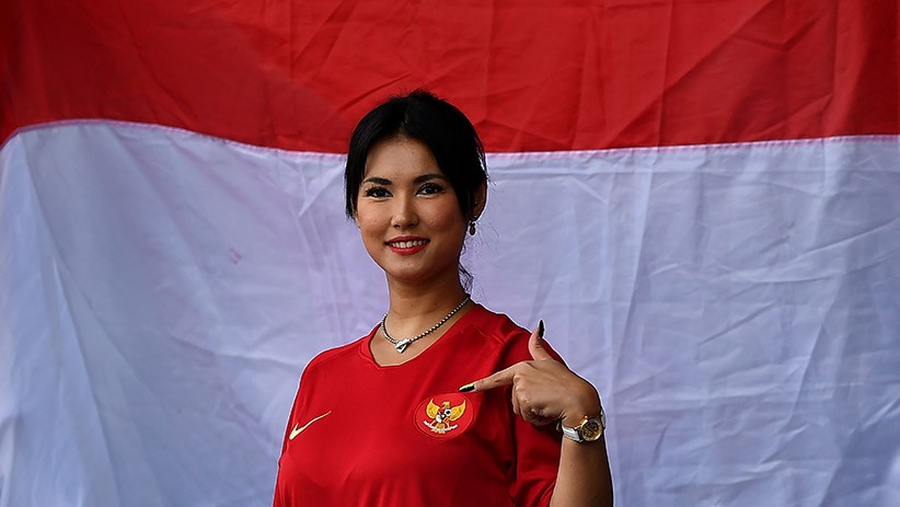 Begini Gaya Maria Ozawa saat Jadi Suporter Timnas Indonesia - Bagian 2