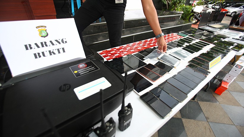 Polisi Tangkap Puluhan Warga China yang Terlibat Sindikat Penipuan Online - Bagian 3