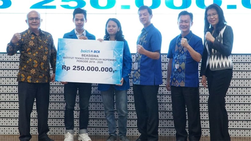 Mahasiswa Berprestasi ITS Terima Beasiswa Bakti BCA Sebesar Rp250 Juta - Bagian 2