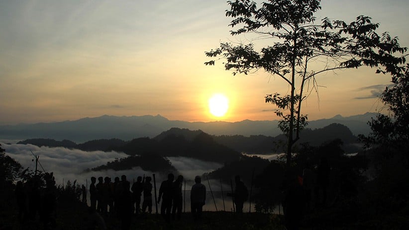 Melihat Keindahan Hamparan Awan dari Puncak Marano di Mamuju - Bagian 1