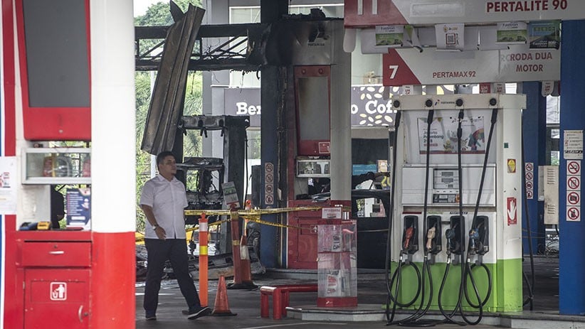 SPBU MT Haryono Dipasang Garis Polisi Pascakebakaran - Bagian 2