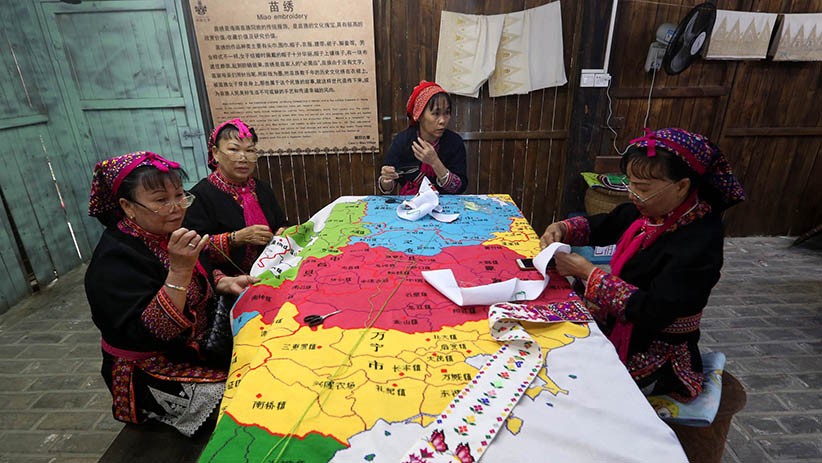 Melihat Kampung Suku Minoritas Li dan Miao di China - Bagian 3