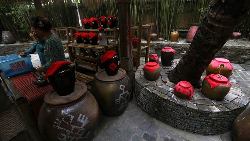 Melihat Kampung Suku Minoritas Li dan Miao di China - Bagian 5