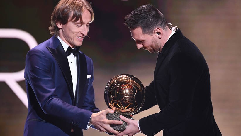 Foto-Foto Lionel Messi Raih Trofi Ballon d'Or ke-6 - Bagian 6