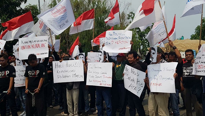Aksi Ratusan Buruh Pelabuhan Tolak Kriminalisasi Rio Wijaya - Bagian 2