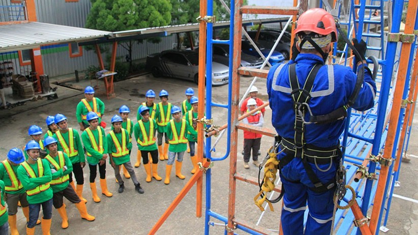 Tingkatkan Keahlian, ARAI dan WEGE Gelar Sertifikasi Tenaga Kerja Bangunan - Bagian 1