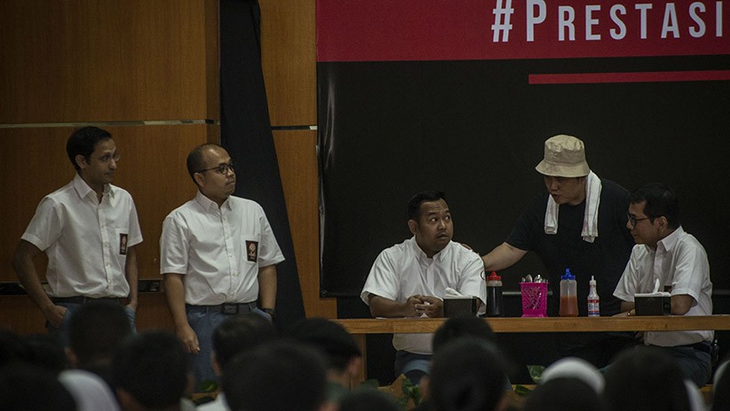 Gaya Tiga Menteri Tampil pada Drama Prestasi Tanpa Korupsi di SMKN 57 - Bagian 2