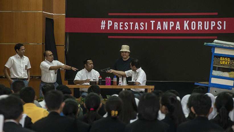 Gaya Tiga Menteri Tampil pada Drama Prestasi Tanpa Korupsi di SMKN 57 - Bagian 1