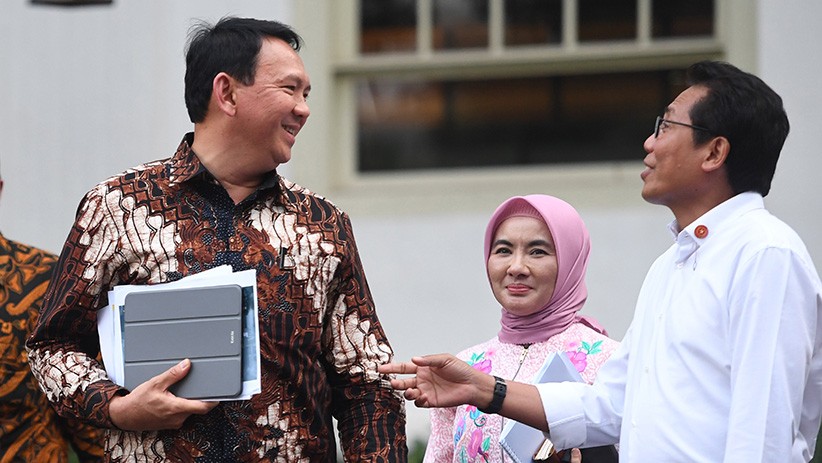 Jokowi Perintahkan Manajemen Pertamina Awasi Penyimpangan BBM Bersubsidi - Bagian 2