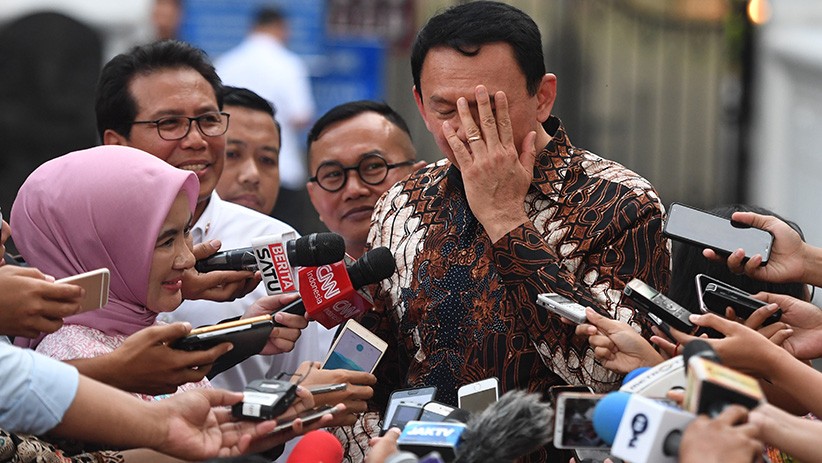 Jokowi Perintahkan Manajemen Pertamina Awasi Penyimpangan BBM Bersubsidi - Bagian 3