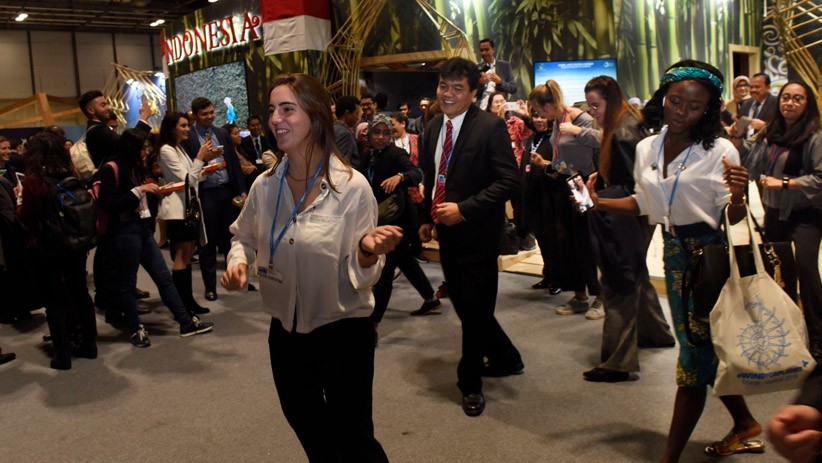 Heboh, Peserta Konferensi Perubahan Iklim Spontan Joget Poco-Poco di Paviliun Indonesia - Bagian 1