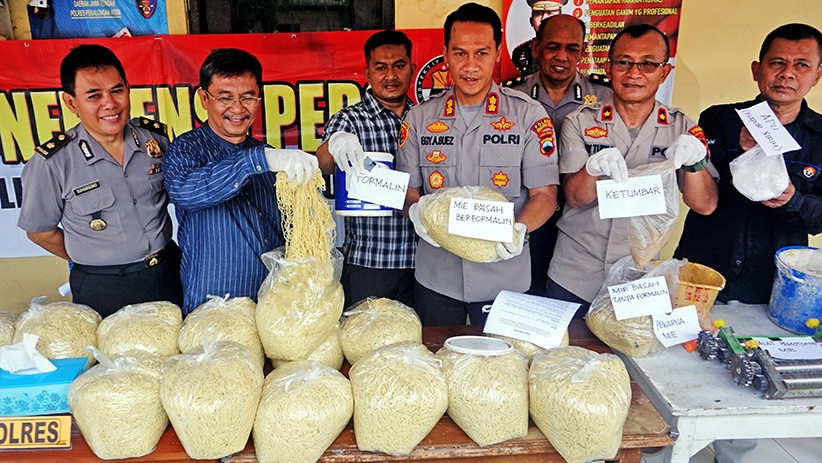 Polisi Sita 350 Kg Mie Mengandung Formalin di Pekalongan - Bagian 1