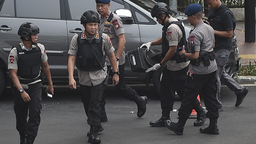 Diduga Berisi Bom, Koper Diamankan Gegana Polda Metro Jaya - Bagian 3