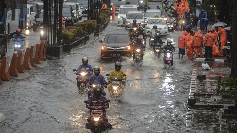 Hujan Deras di Jakarta, 19 Wilayah Ibu Kota Terendam Banjir - Bagian 2