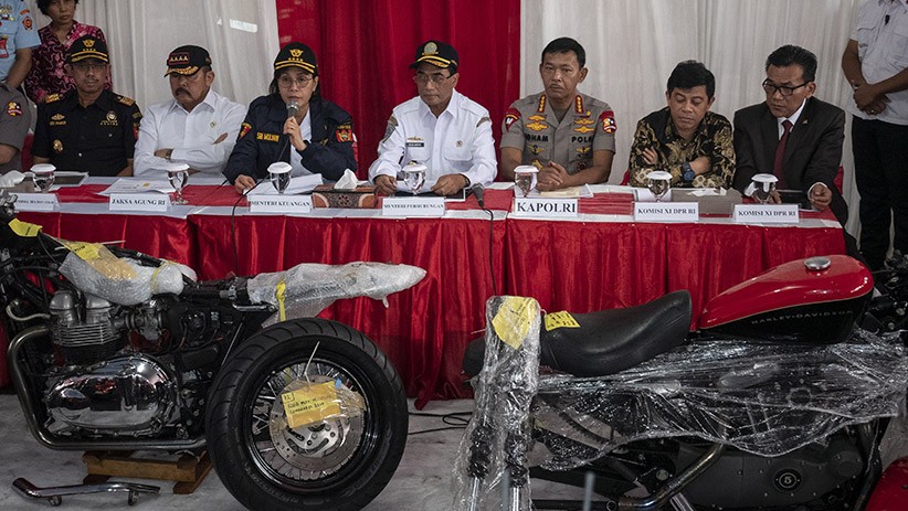 Gaya Menkeu hingga Kapolri saat Ungkap Penyelundupan Mobil dan Motor Mewah - Bagian 2