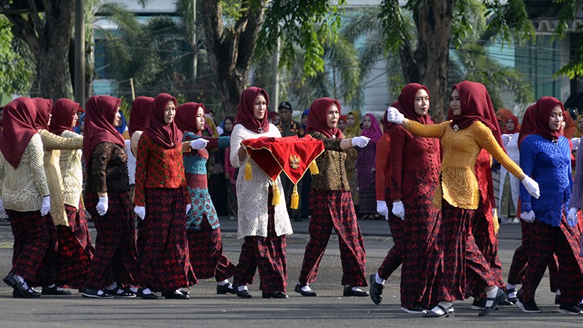 Hari Ibu, 1.200 Perempuan Lampung Pakai Baju Sulam Usus Pecahkan Rekor MURI - Bagian 2
