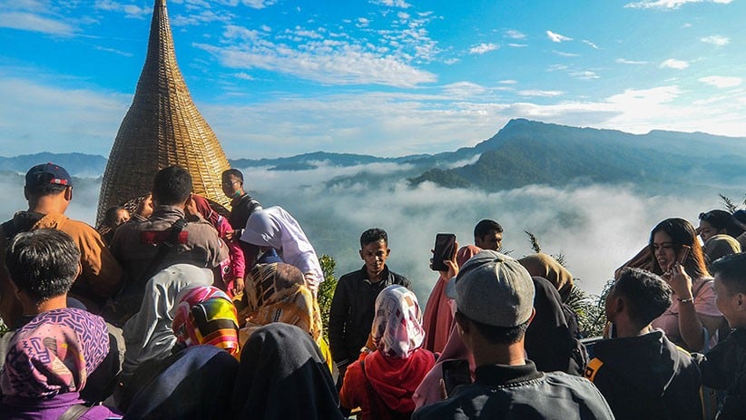 Menikmati Keindahan Negeri di Atas Awan dari Puncak Bangku Ciamis - Bagian 2