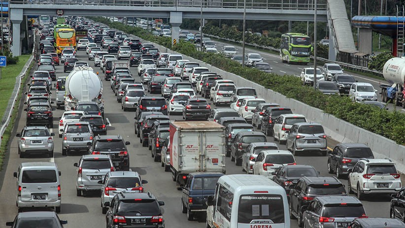 Potret Kemacetan Tol Jagorawi Jelang Malam Tahun Baru 2020 - Bagian 2