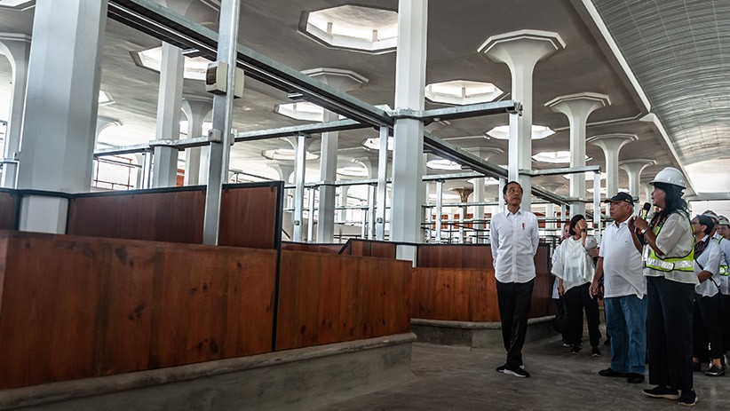 Presiden Jokowi Tinjau Proyek Revitalisasi Pasar Johar Semarang - Bagian 1