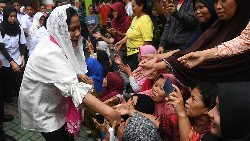 Iriana Jokowi Kunjungi Korban Banjir di Tangerang - Bagian 2