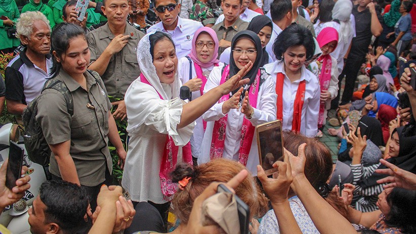 Iriana Jokowi Kunjungi Korban Banjir di Tangerang - Bagian 1