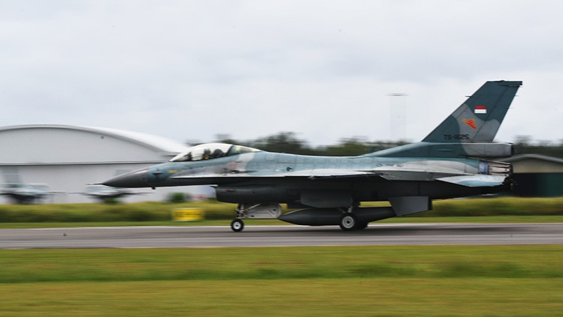 Jaga Wilayah NKRI, Empat Pesawat Tempur F16 TNI AU Tiba di Natuna - Bagian 1