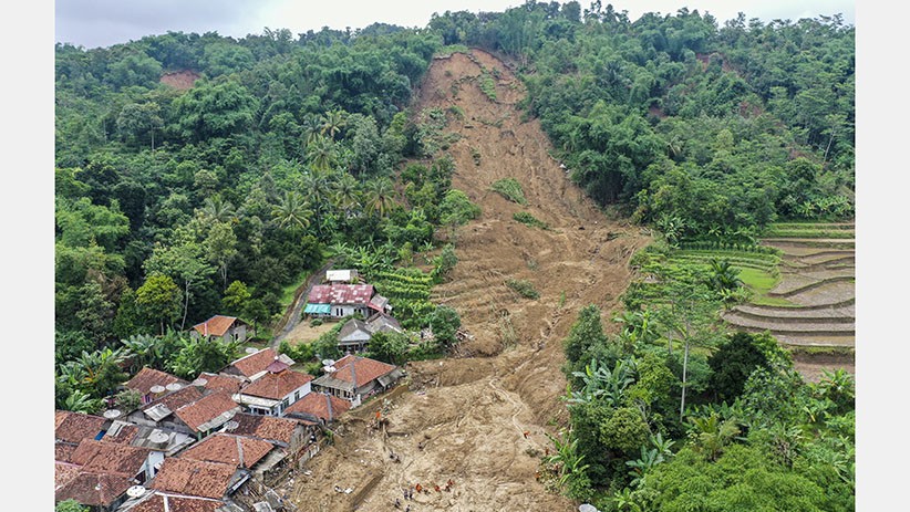 Pencarian Korban Banjir Bandang dan Longsor Sukajaya Diperpanjang Tiga Hari - Bagian 3