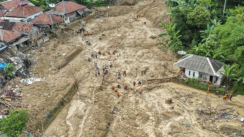 Pencarian Korban Banjir Bandang dan Longsor Sukajaya Diperpanjang Tiga Hari - Bagian 1