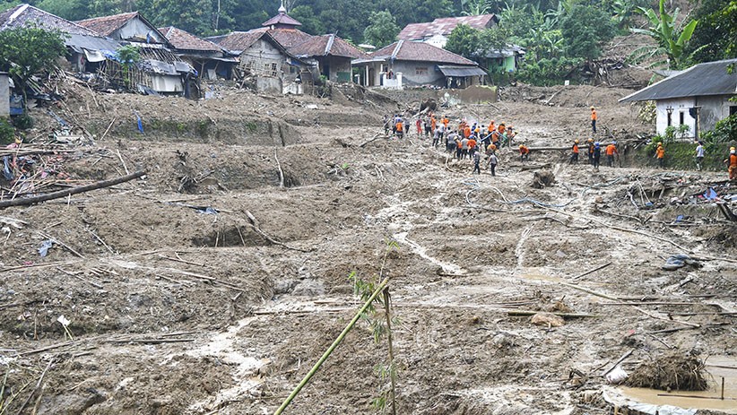 Pencarian Korban Banjir Bandang dan Longsor Sukajaya Diperpanjang Tiga Hari - Bagian 2