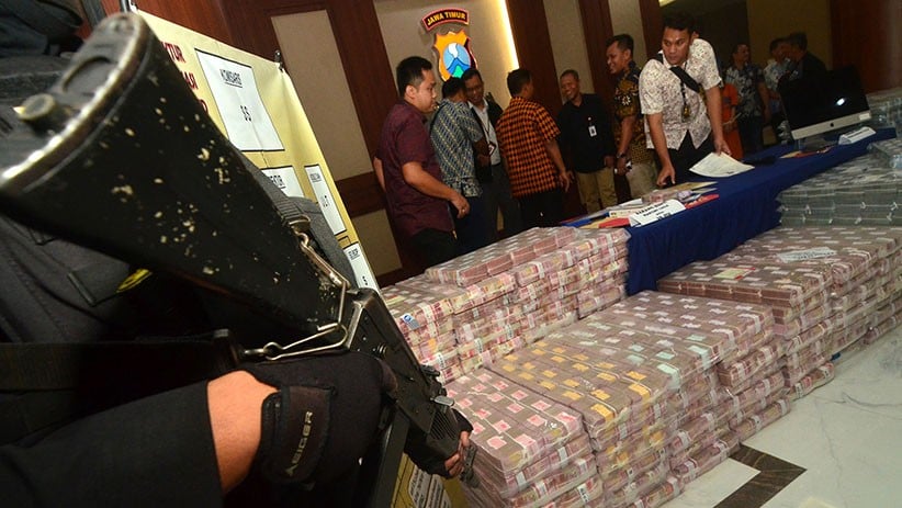 Ini Barang Bukti Uang Rp122,3 Miliar Hasil Investasi Bodong MeMiles - Bagian 3