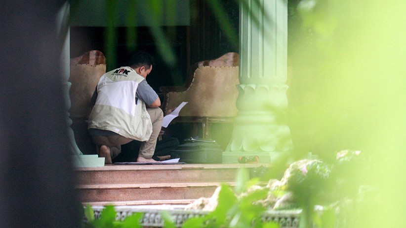 Geledah Rumah Dinas Bupati Sidoarjo, KPK Sita Mata Uang Asing - Bagian 1