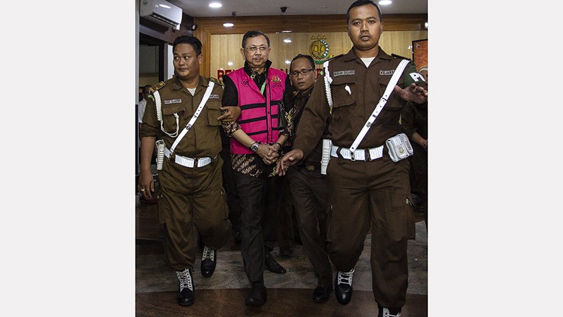 Momen Kejaksaan Agung Tahan Mantan Dirut Jiwasraya Hendrisman Rahim - Bagian 2