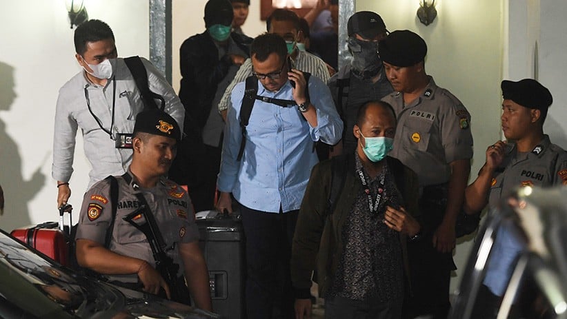 Cari Bukti Suap, KPK Geledah Kantor KPU - Bagian 1