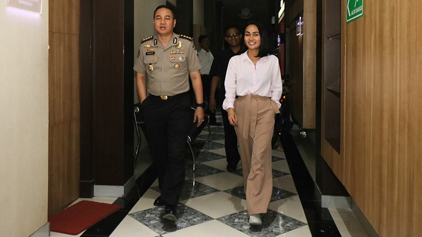 Saksi Kasus Investasi Bodong MeMiles, Penyanyi Eka Deli Diperiksa Polisi 10 Jam - Bagian 2