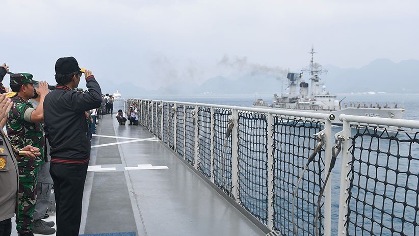 Menko Polhukam Mahfud MD Cek Alutista Operasi Siaga Tempur Laut Natuna - Bagian 2