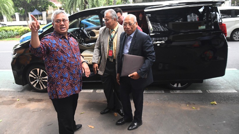 Tim Hukum PDIP Gelar Pertemuan Tertutup dengan KPU - Bagian 2