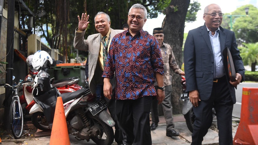 Tim Hukum PDIP Gelar Pertemuan Tertutup dengan KPU - Bagian 3