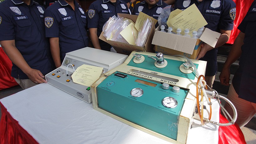 Polisi Ungkap Kasus Klinik Stem Cell Ilegal di Kemang - Bagian 3