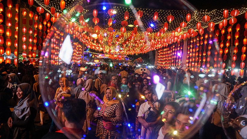 Meriahkan Tahun Baru Imlek, Pasar Gede Solo Dihiasi Lampion - Bagian 1